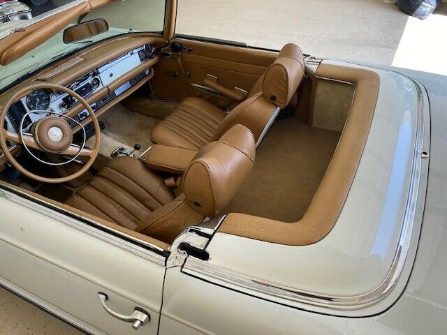 Mercedes-Benz SL-Class 1970 image number 37