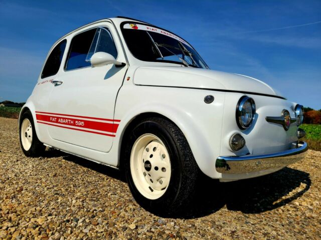 Fiat 500L 1970 image number 23