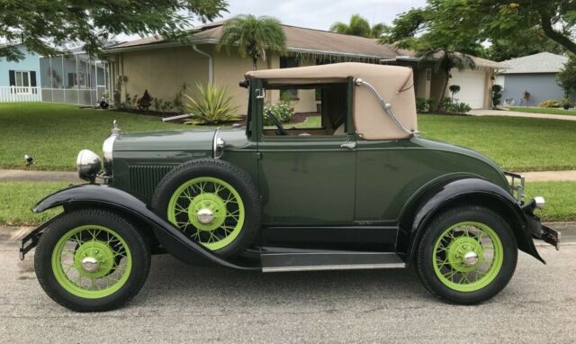 Ford Model A Deluxe 1930 image number 0