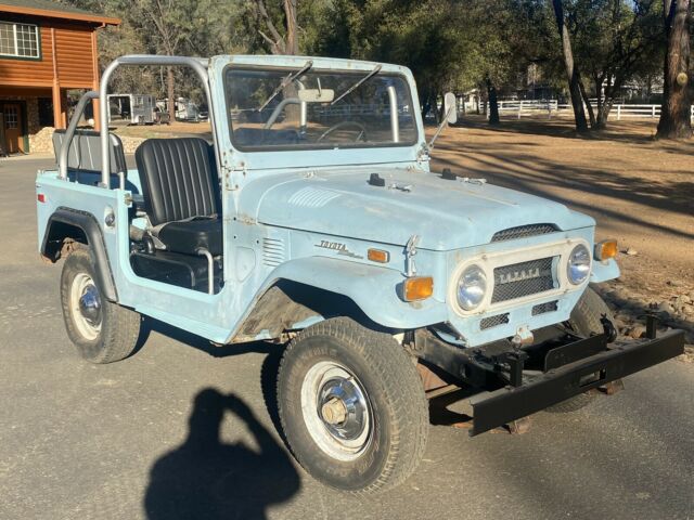 Toyota Land Cruiser 40 1972 image number 23