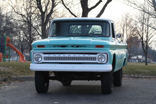 Chevrolet C-10 1965 image number 1