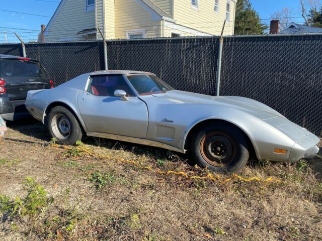 Chevrolet Corvette 1976 image number 25