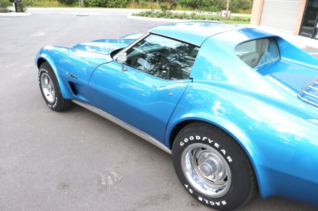 Chevrolet Corvette 1976 image number 33