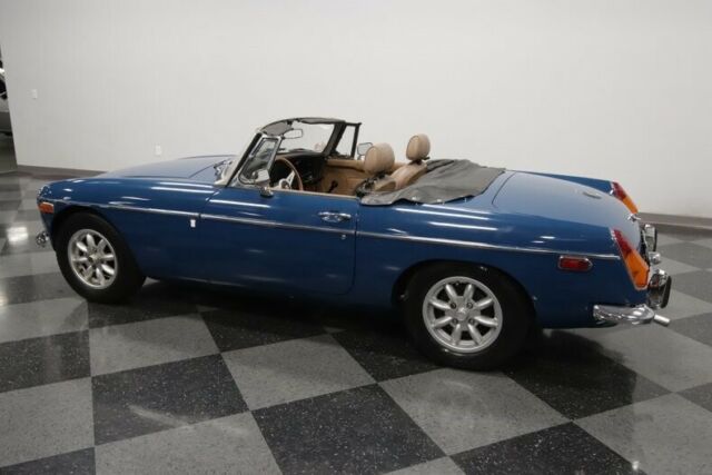 MG MGB 1972 image number 32