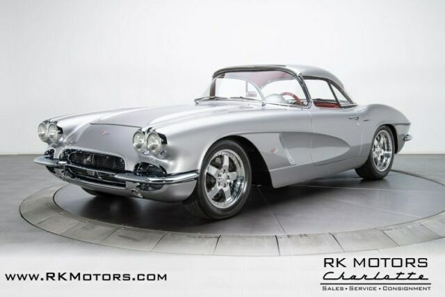 Chevrolet Corvette 1962 image number 10