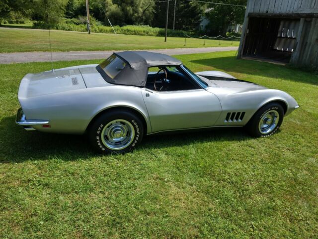 Chevrolet Corvette 1968 image number 1