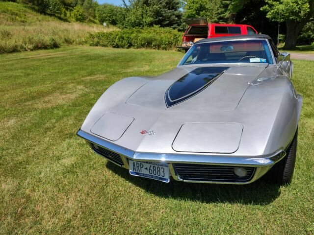 Chevrolet Corvette 1968 image number 2