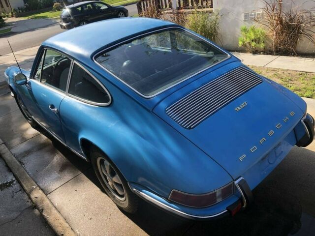 Porsche 911 1971 image number 2