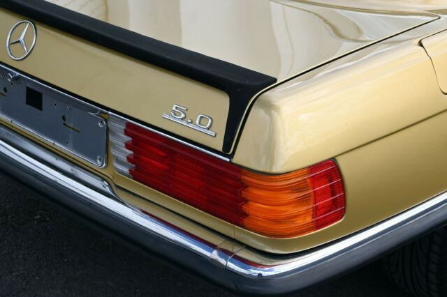 Mercedes-Benz SL-Class 1979 image number 27