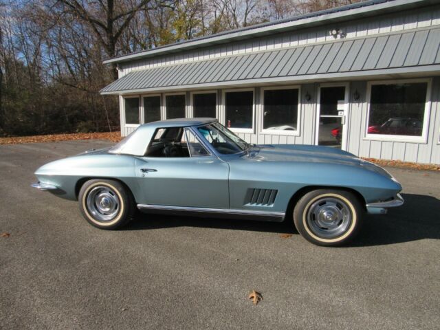 Chevrolet Corvette 1967 image number 2