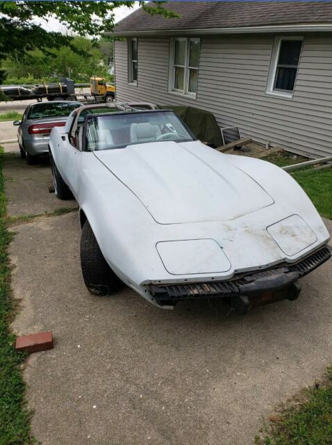 Chevrolet Corvette 1979 image number 1