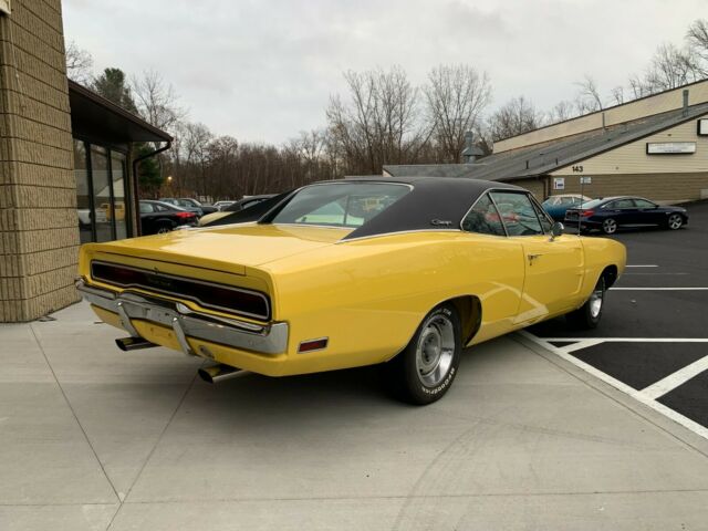 Dodge Charger 1970 image number 15