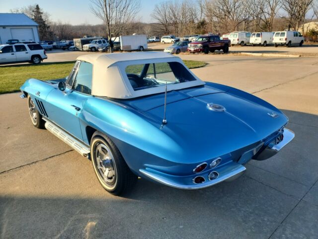 Chevrolet Corvette 1966 image number 33