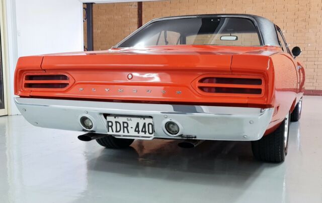 Plymouth Road Runner 1970 image number 16