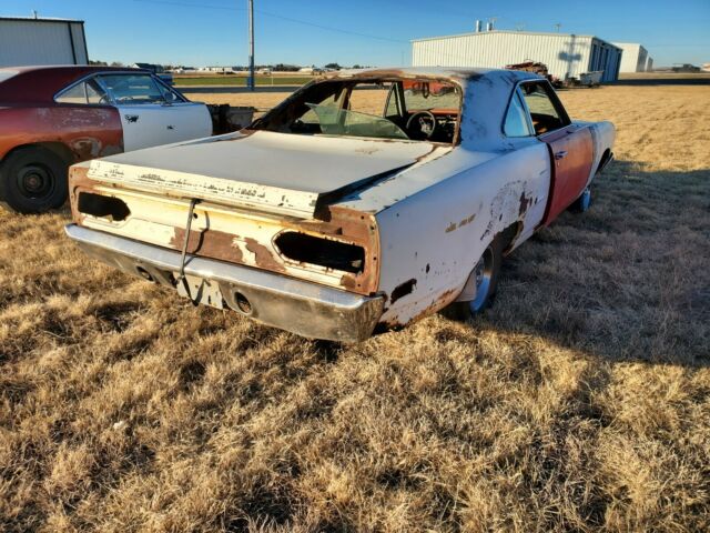 Plymouth Road Runner 1970 image number 19