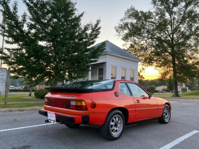 Porsche 924 1977 image number 11