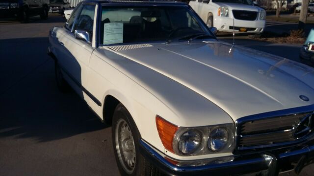 Mercedes-Benz SL-Class 1972 image number 29