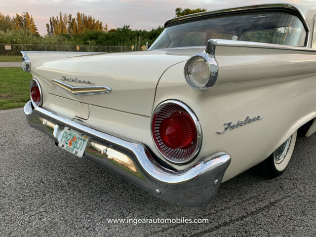 Ford Fairlane 1959 image number 28