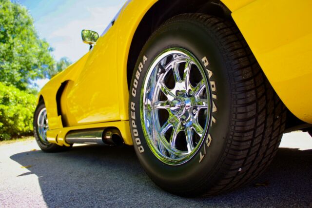 Chevrolet Corvette 1976 image number 34