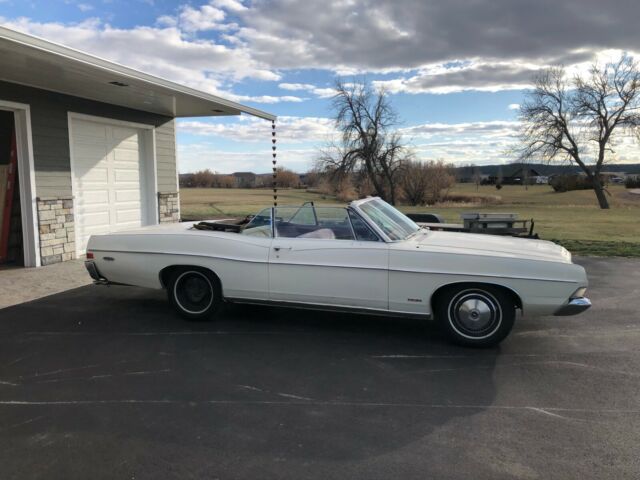 Ford Galaxie 1968 image number 13