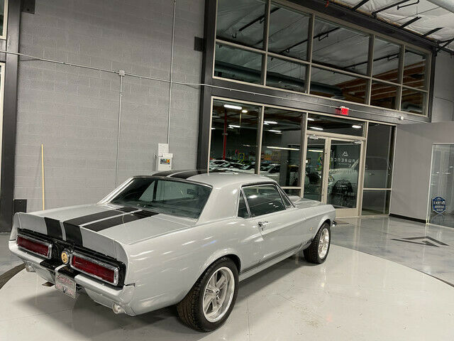 Ford Mustang 1967 image number 18