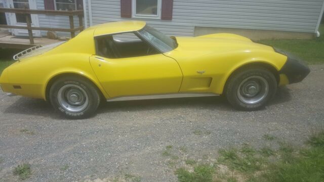 Chevrolet Corvette 1977 image number 2