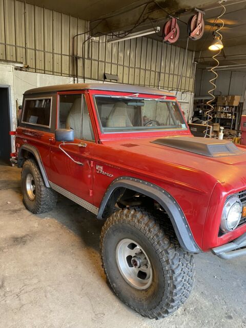 Ford Bronco 1972 image number 1