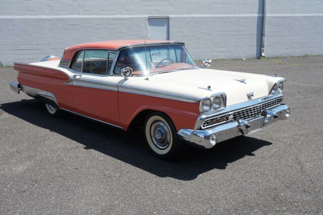 Ford Galaxie 1959 image number 1