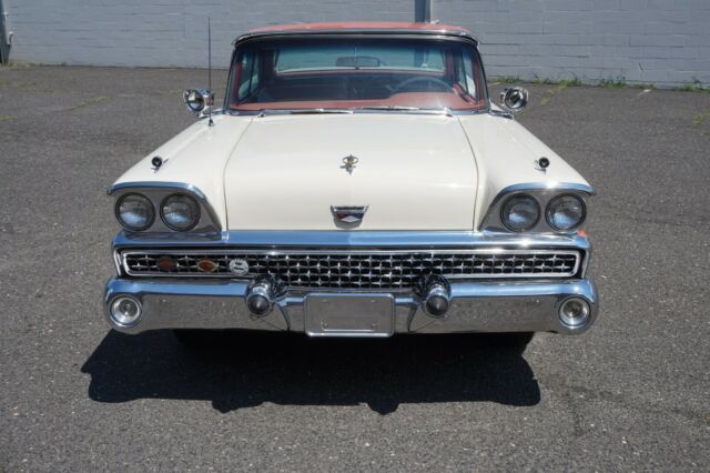 Ford Galaxie 1959 image number 2