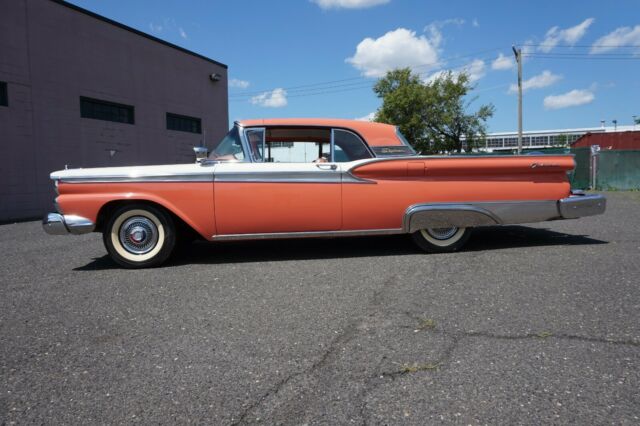 Ford Galaxie 1959 image number 26