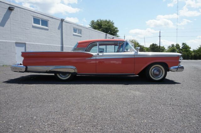 Ford Galaxie 1959 image number 29