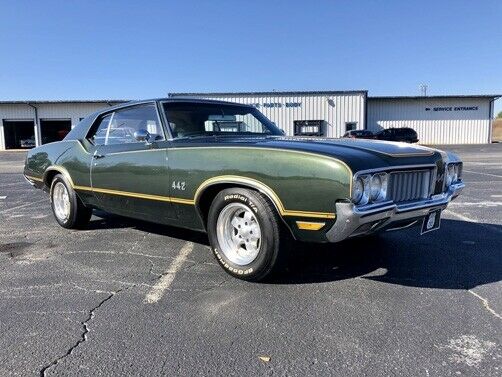 Oldsmobile Cutlass 1970 image number 2