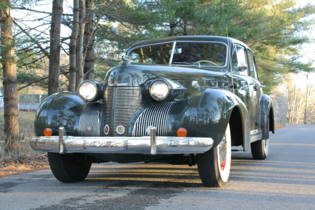 Cadillac 60 Special 1939 image number 2