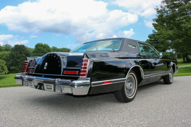 Lincoln Continental 1977 image number 28