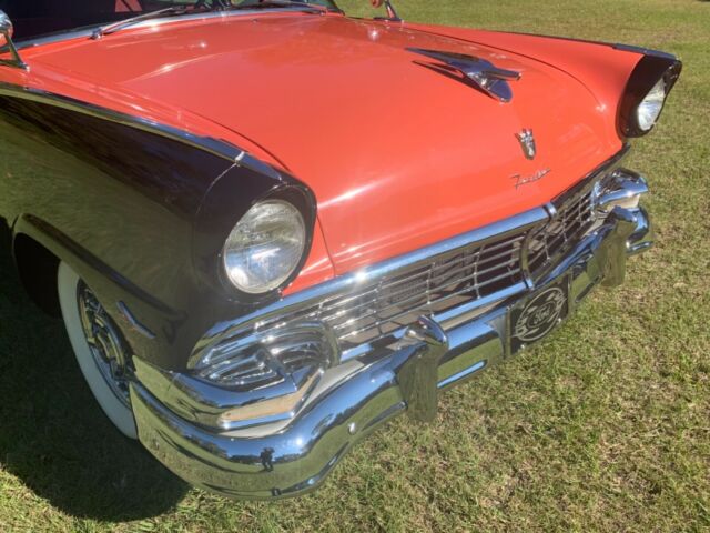 Ford Fairlane 1956 image number 29