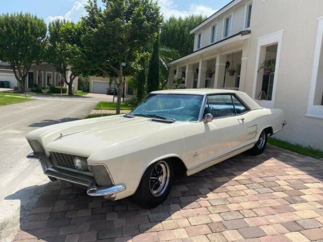 Buick Riviera 1964 image number 1