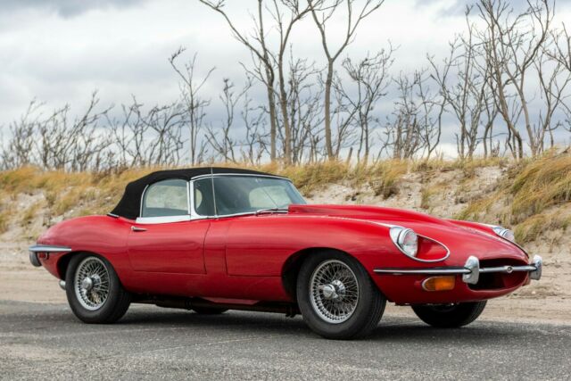 Jaguar E-Type 1970 image number 5