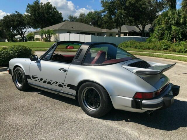 Porsche 911 1975 image number 10