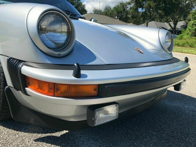 Porsche 911 1975 image number 12