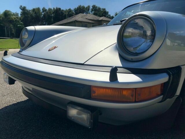 Porsche 911 1975 image number 13