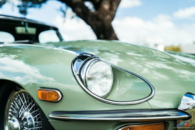 Jaguar E-Type 1970 image number 16