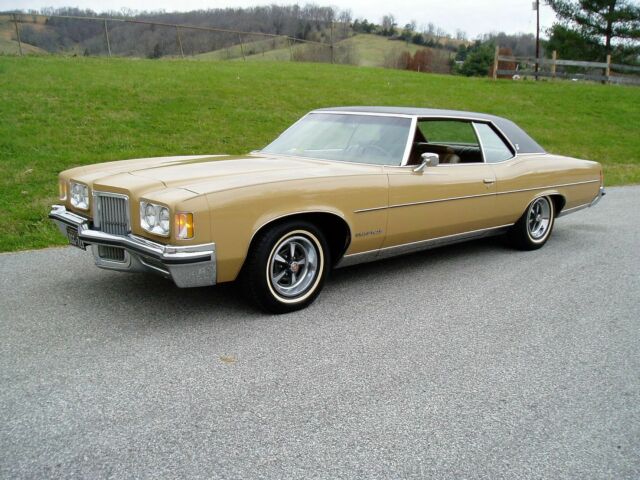 Pontiac Grand Ville 1972 image number 1