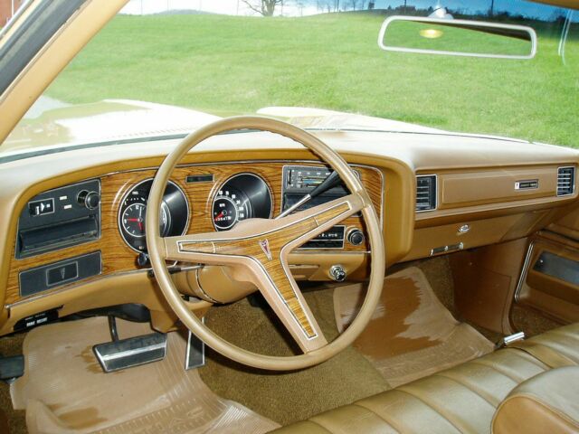 Pontiac Grand Ville 1972 image number 12