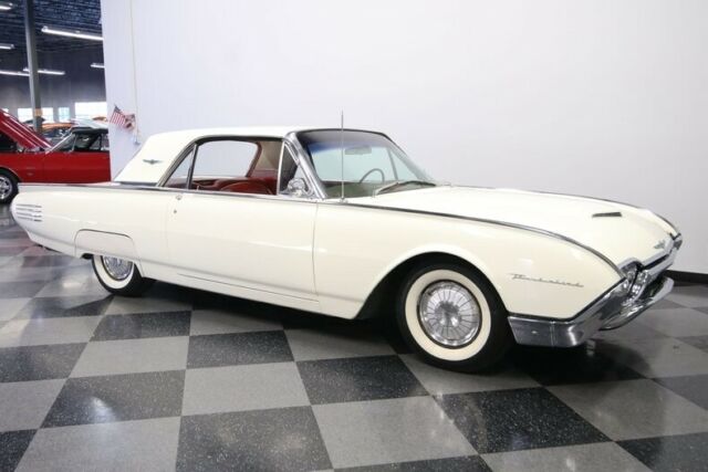 Ford Thunderbird 1961 image number 16