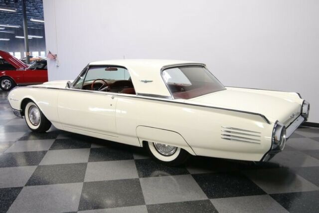 Ford Thunderbird 1961 image number 32