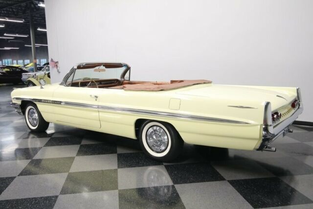 Pontiac Bonneville 1961 image number 32