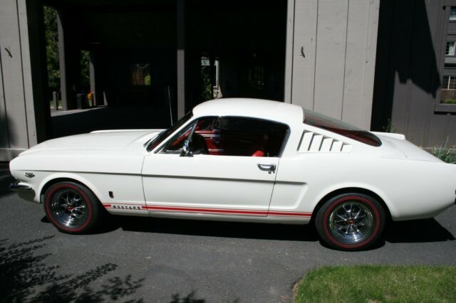 Ford Mustang 1965 image number 1