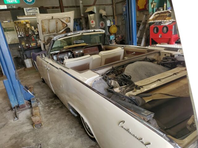 Lincoln Continental 1963 image number 12