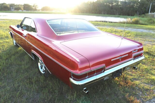 Chevrolet Impala 1966 image number 2