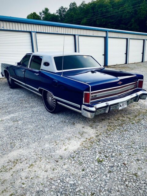 Lincoln Continental 1979 image number 19